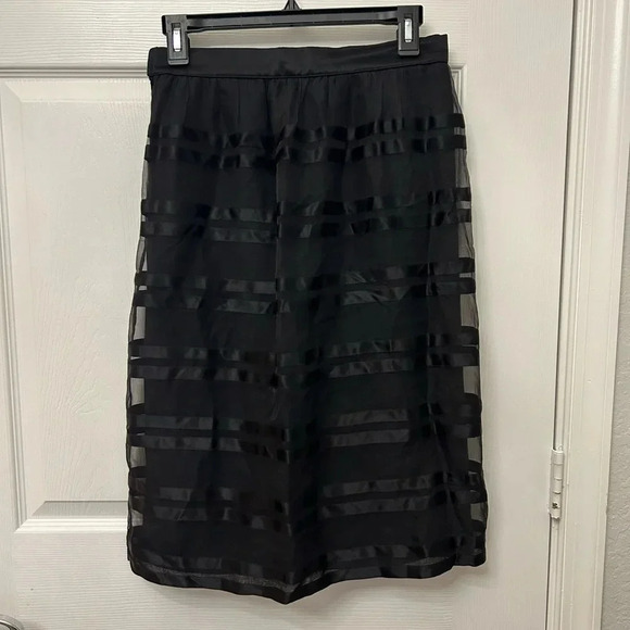 ! VALENTINO Vintage black Knee-Length Skirt size 10 - Picture 1 of 5